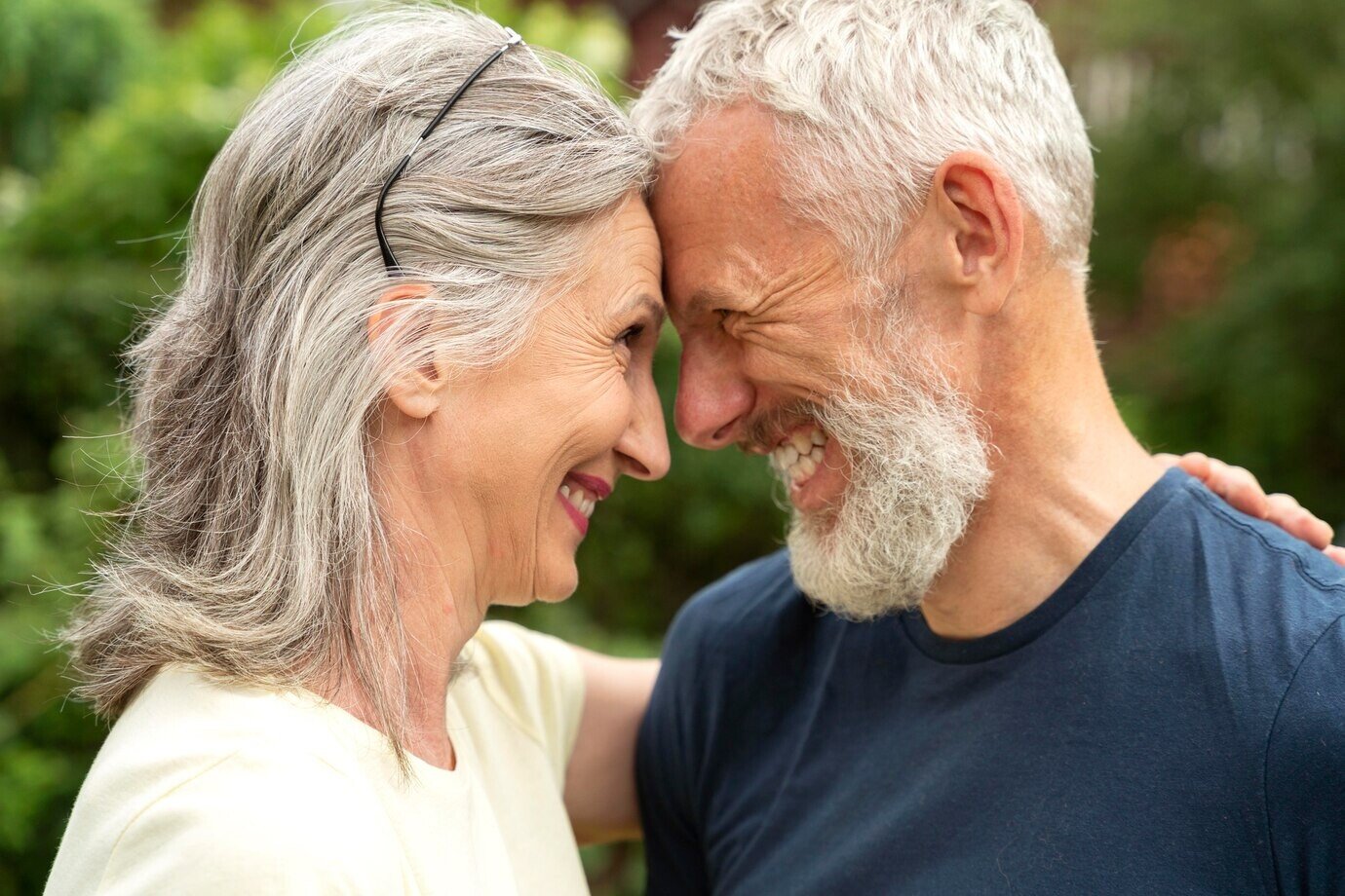 Trouver l’amour après 50 ans : c’est possible et merveilleux